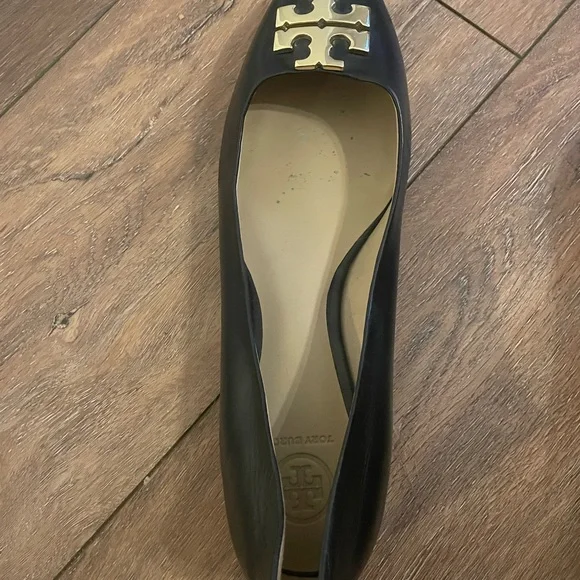 Tory Burch Black Leather Flats with Gold Emblem - Picture 6 of 6